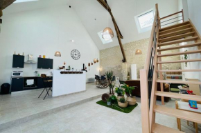 The barn of Lucé authenticity and softness 2 min walk from Clos Lucé, Amboise